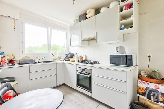 Appartement F4 à vendre - 4 pièces - 71 m2 - La Courneuve - 93 - ILE-DE-FRANCE