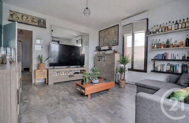 Appartement &agrave; vendre - 3 pi&egrave;ces - 63 m2 - La Courneuve - 93 - ILE-DE-FRANCE