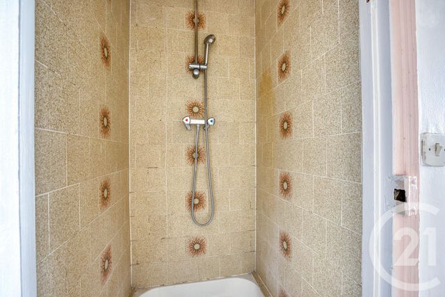 Appartement F2 à vendre - 2 pièces - 32,10 m2 - La Courneuve - 93 - ILE-DE-FRANCE