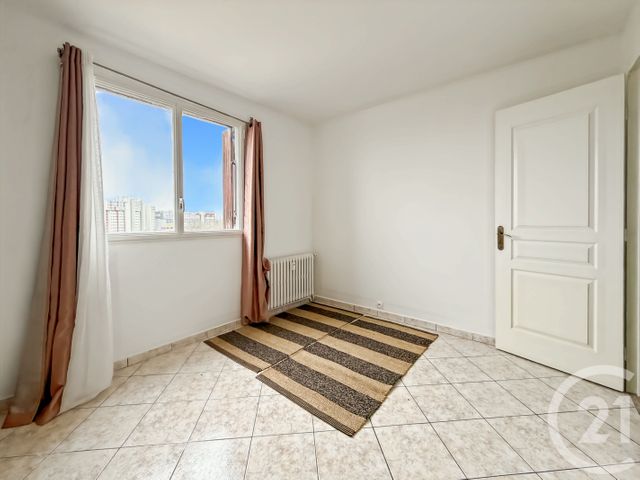 Appartement &agrave; vendre - 4 pi&egrave;ces - 84 m2 - La Courneuve - 93 - ILE-DE-FRANCE