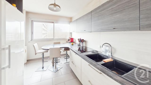 Appartement &agrave; vendre - 5 pi&egrave;ces - 103 m2 - La Courneuve - 93 - ILE-DE-FRANCE