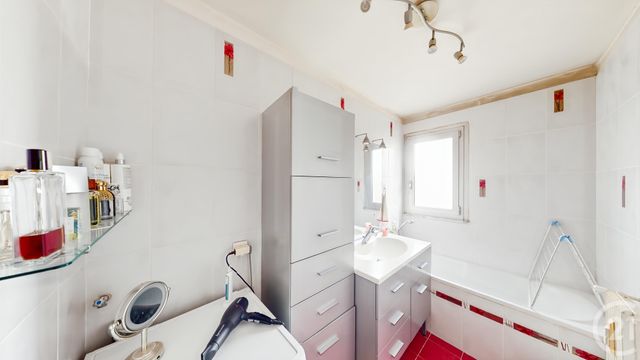 Appartement &agrave; vendre - 5 pi&egrave;ces - 103 m2 - La Courneuve - 93 - ILE-DE-FRANCE