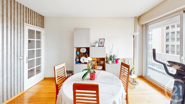 Appartement &agrave; vendre - 5 pi&egrave;ces - 103 m2 - La Courneuve - 93 - ILE-DE-FRANCE