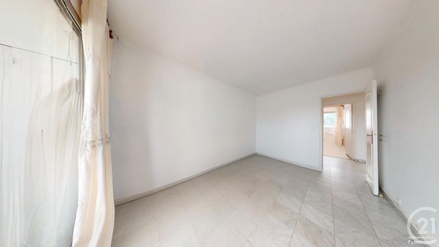 Appartement F5 à vendre - 5 pièces - 103 m2 - La Courneuve - 93 - ILE-DE-FRANCE
