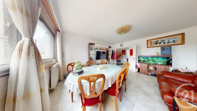 Appartement F5 à vendre - 5 pièces - 103 m2 - La Courneuve - 93 - ILE-DE-FRANCE