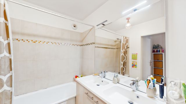 Appartement F3 &agrave; vendre - 3 pi&egrave;ces - 63,80 m2 - La Courneuve - 93 - ILE-DE-FRANCE