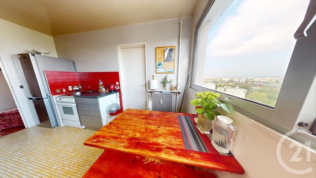 Appartement à vendre - 5 pièces - 102,70 m2 - La Courneuve - 93 - ILE-DE-FRANCE