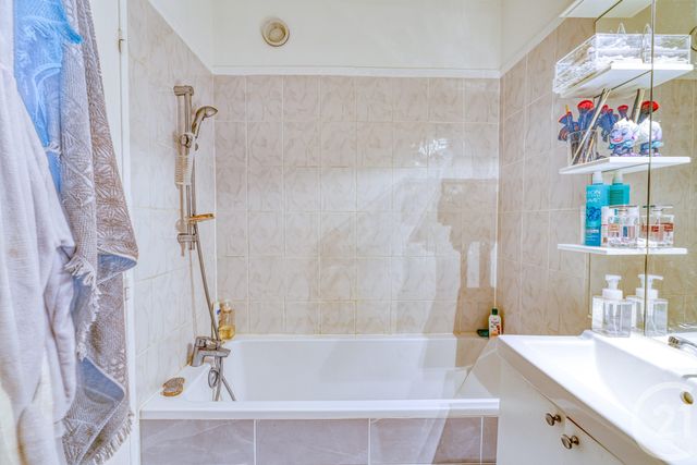 Appartement F2 &agrave; vendre - 3 pi&egrave;ces - 54 m2 - La Courneuve - 93 - ILE-DE-FRANCE