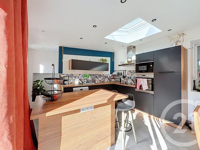 Maison &agrave; louer - 5 pi&egrave;ces - 131,45 m2 - Squiffiec - 22 - BRETAGNE