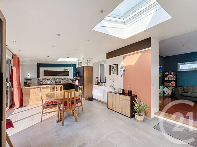 Maison &agrave; louer - 5 pi&egrave;ces - 131,45 m2 - Squiffiec - 22 - BRETAGNE