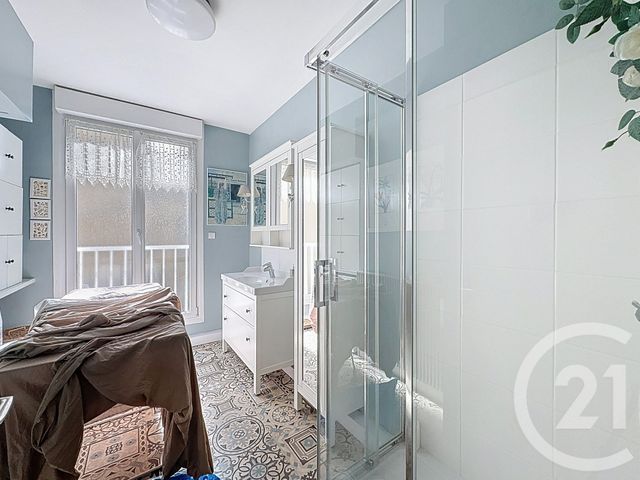 Appartement T4 &agrave; louer - 4 pi&egrave;ces - 78,08 m2 - Guingamp - 22 - BRETAGNE