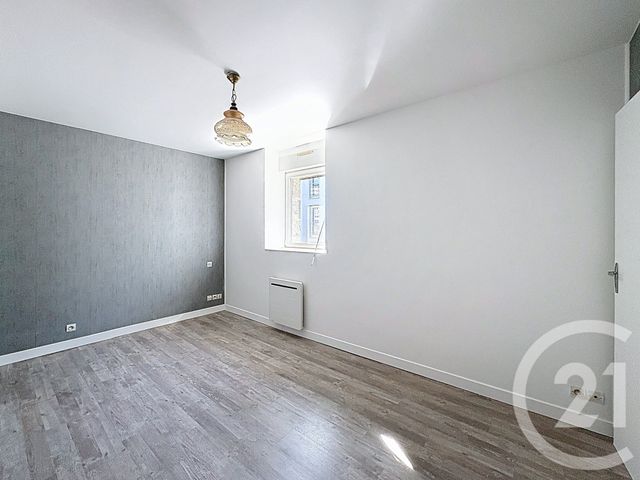 Appartement à louer - 2 pièces - 30,05 m2 - Guingamp - 22 - BRETAGNE