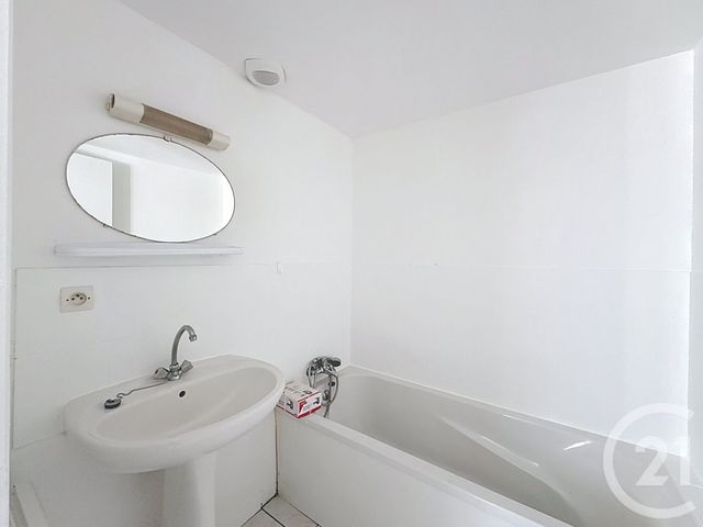 Appartement à louer - 2 pièces - 30,05 m2 - Guingamp - 22 - BRETAGNE