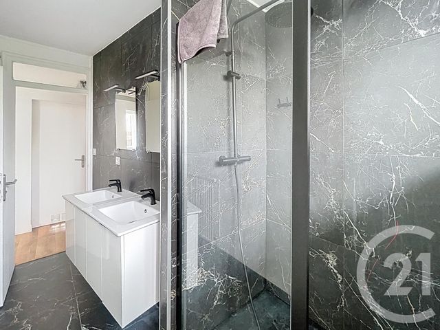 Appartement T4 &agrave; louer - 4 pi&egrave;ces - 61,11 m2 - Guingamp - 22 - BRETAGNE