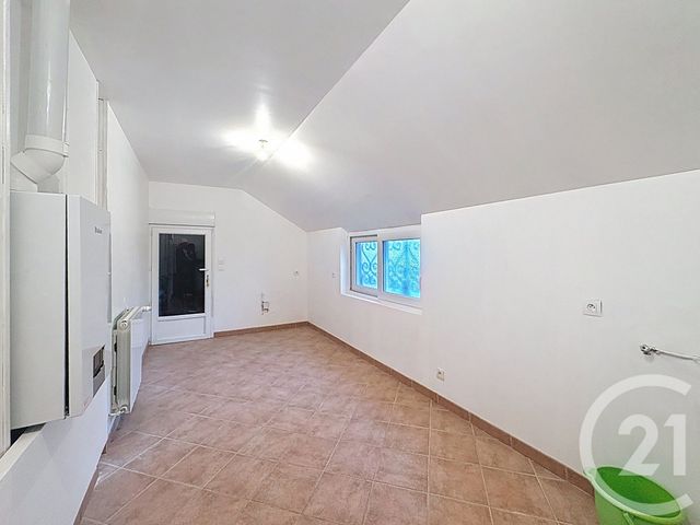 Maison &agrave; louer - 4 pi&egrave;ces - 83,56 m2 - Begard - 22 - BRETAGNE