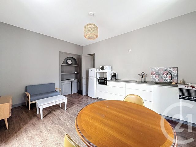 Appartement T2 &agrave; louer - 2 pi&egrave;ces - 39,38 m2 - Guingamp - 22 - BRETAGNE