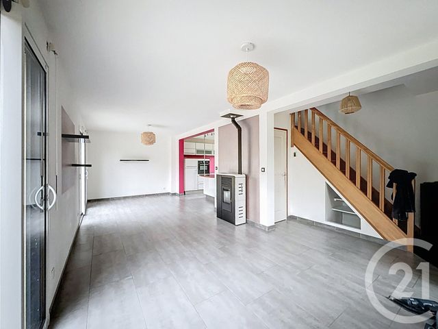 Maison &agrave; louer - 1 pi&egrave;ce - 70,84 m2 - Plouagat - 22 - BRETAGNE