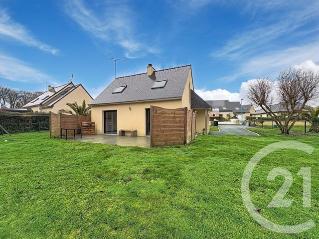 Maison &agrave; louer - 1 pi&egrave;ce - 70,84 m2 - Plouagat - 22 - BRETAGNE