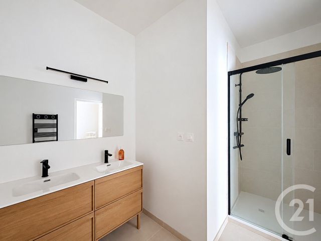 Appartement F2 bis &agrave; louer - 3 pi&egrave;ces - 76,44 m2 - Guingamp - 22 - BRETAGNE