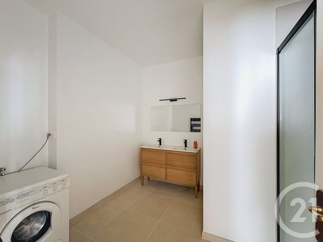 Appartement F2 bis &agrave; louer - 3 pi&egrave;ces - 76,44 m2 - Guingamp - 22 - BRETAGNE