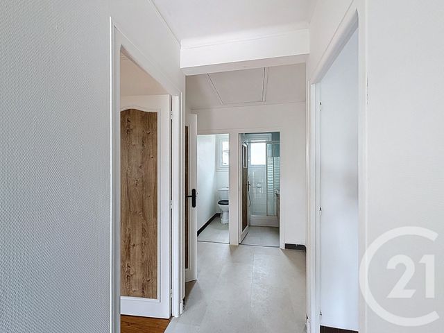 Maison &agrave; louer - 3 pi&egrave;ces - 59,06 m2 - Louargat - 22 - BRETAGNE