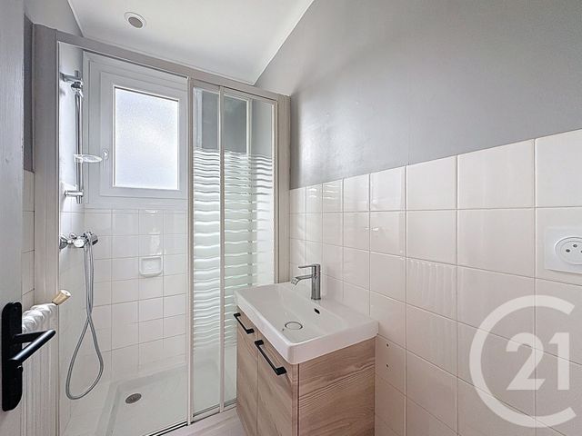 Maison &agrave; louer - 3 pi&egrave;ces - 59,06 m2 - Louargat - 22 - BRETAGNE