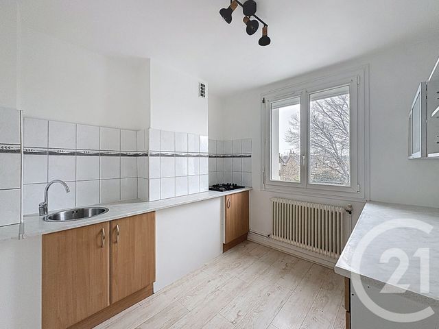 Appartement T3 &agrave; louer - 3 pi&egrave;ces - 53,57 m2 - Guingamp - 22 - BRETAGNE