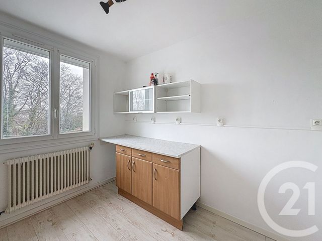 Appartement T3 &agrave; louer - 3 pi&egrave;ces - 53,57 m2 - Guingamp - 22 - BRETAGNE