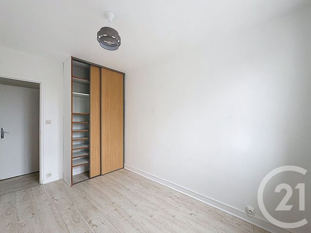 Appartement T3 &agrave; louer - 3 pi&egrave;ces - 53,57 m2 - Guingamp - 22 - BRETAGNE