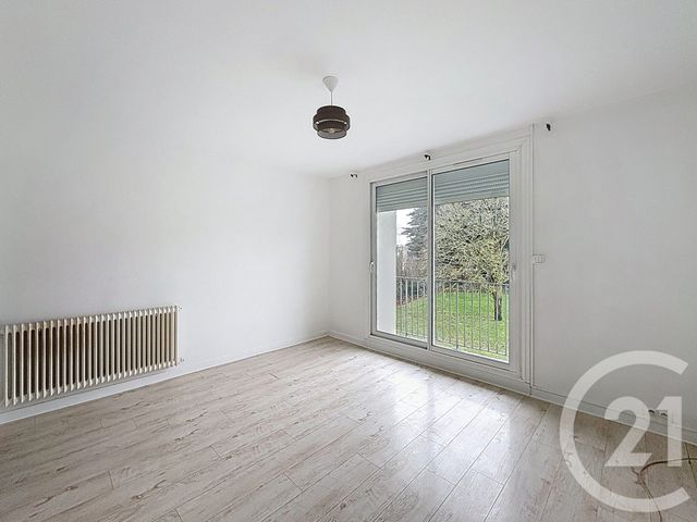 Appartement T3 &agrave; louer - 3 pi&egrave;ces - 53,57 m2 - Guingamp - 22 - BRETAGNE