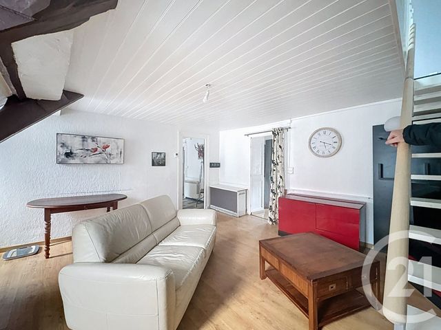 Appartement T3 &agrave; louer - 3 pi&egrave;ces - 64,08 m2 - Guingamp - 22 - BRETAGNE