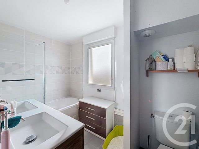 Maison &agrave; louer - 4 pi&egrave;ces - 74,16 m2 - Plerneuf - 22 - BRETAGNE