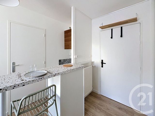 Appartement Studio &agrave; louer - 1 pi&egrave;ce - 17,17 m2 - Guingamp - 22 - BRETAGNE