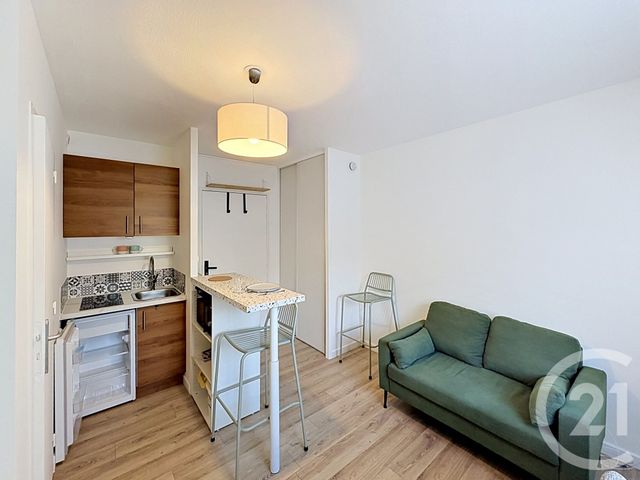 Appartement Studio &agrave; louer - 1 pi&egrave;ce - 17,17 m2 - Guingamp - 22 - BRETAGNE