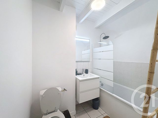 Appartement T3 &agrave; louer - 3 pi&egrave;ces - 48,33 m2 - Guingamp - 22 - BRETAGNE