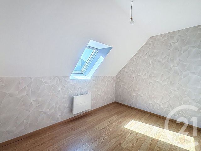 Maison &agrave; louer - 5 pi&egrave;ces - 93,50 m2 - Ploumagoar - 22 - BRETAGNE