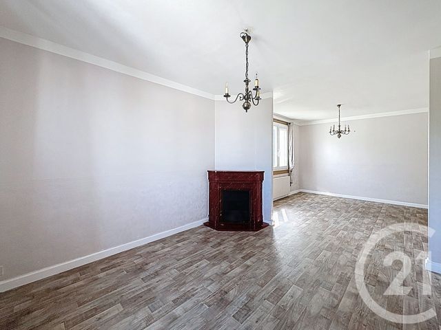 Maison &agrave; louer - 5 pi&egrave;ces - 93,50 m2 - Ploumagoar - 22 - BRETAGNE