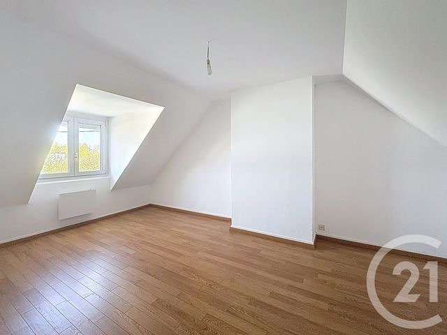 Maison &agrave; louer - 5 pi&egrave;ces - 93,50 m2 - Ploumagoar - 22 - BRETAGNE