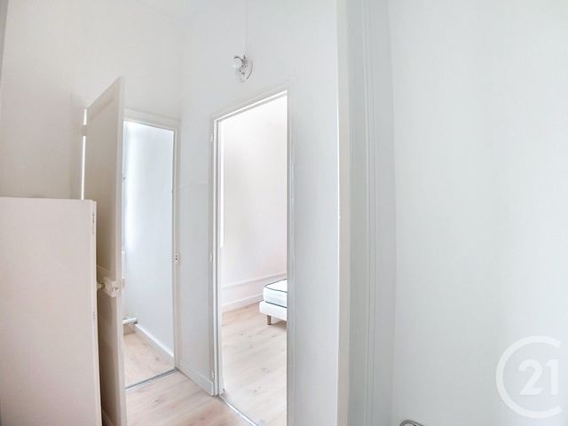 Appartement &agrave; louer - 2 pi&egrave;ces - 35,14 m2 - Guingamp - 22 - BRETAGNE