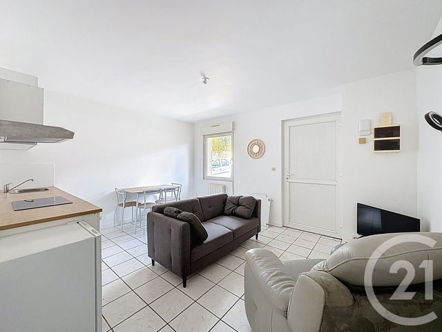 Appartement T2 &agrave; louer - 2 pi&egrave;ces - 32,90 m2 - Guingamp - 22 - BRETAGNE