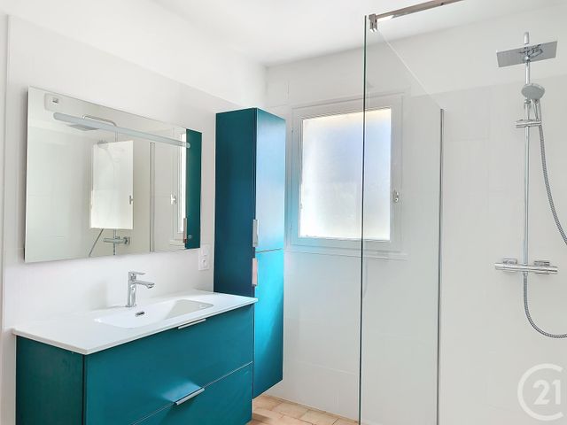 Maison &agrave; louer - 7 pi&egrave;ces - 115 m2 - Ploumagoar - 22 - BRETAGNE