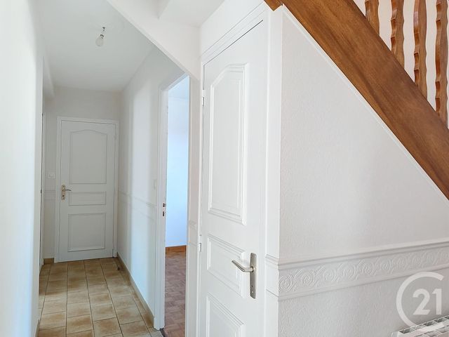 Maison &agrave; louer - 7 pi&egrave;ces - 115 m2 - Ploumagoar - 22 - BRETAGNE