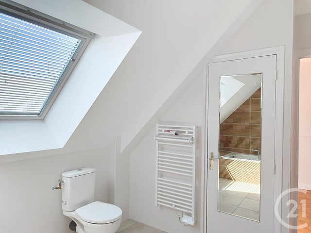 Maison &agrave; louer - 7 pi&egrave;ces - 115 m2 - Ploumagoar - 22 - BRETAGNE