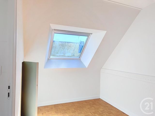 Maison &agrave; louer - 7 pi&egrave;ces - 115 m2 - Ploumagoar - 22 - BRETAGNE