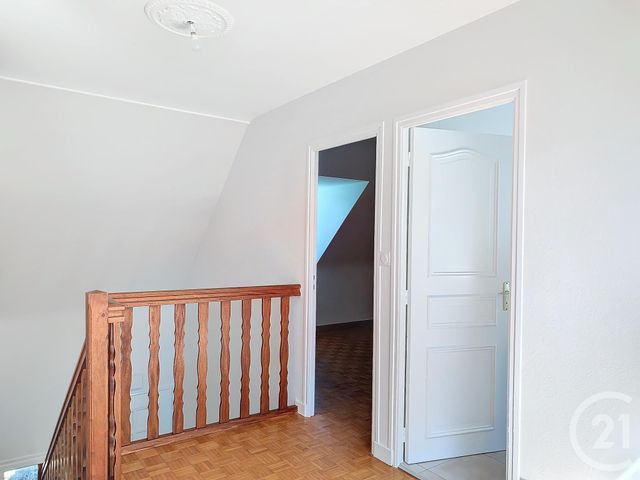 Maison &agrave; louer - 7 pi&egrave;ces - 115 m2 - Ploumagoar - 22 - BRETAGNE