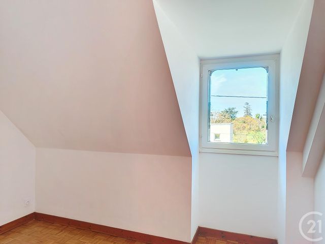 Maison &agrave; louer - 7 pi&egrave;ces - 115 m2 - Ploumagoar - 22 - BRETAGNE