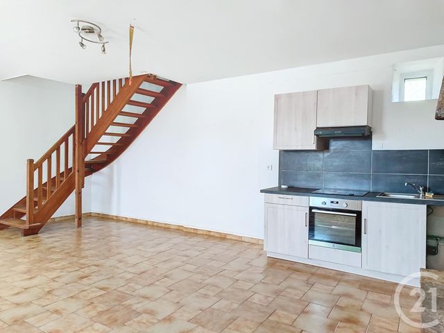 Maison &agrave; louer - 3 pi&egrave;ces - 67,32 m2 - St Gilles Les Bois - 22 - BRETAGNE