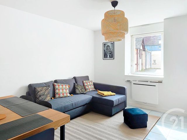 Appartement T1 &agrave; louer - 1 pi&egrave;ce - 26,10 m2 - Guingamp - 22 - BRETAGNE