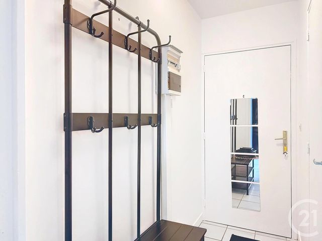 Appartement T1 &agrave; louer - 1 pi&egrave;ce - 26,10 m2 - Guingamp - 22 - BRETAGNE