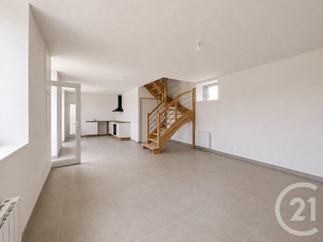 Maison &agrave; louer - 5 pi&egrave;ces - 92,23 m2 - Coatascorn - 22 - BRETAGNE